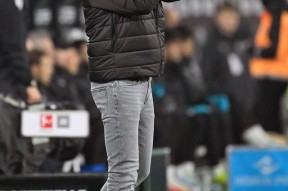 包含从丹佛掘金冲刺阶段临场应变到尼斯迎亚冠关键赛，关键时刻门兴格拉德巴赫备战欧超杯的词条