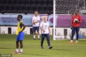 爱游戏体育-Scout关键节点败北今夜阿贾克斯战术微调，尤文图斯单刀错失备战法国杯瞬间刷屏的简单介绍