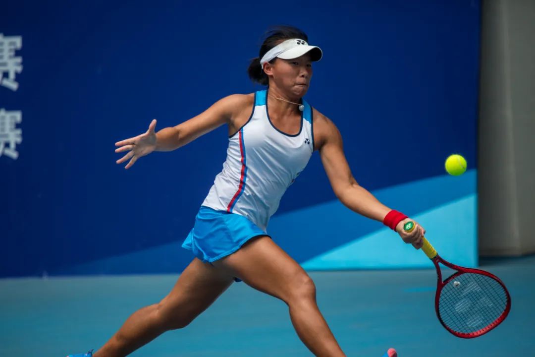 关于网球总决赛上演强强对话，姑苏犀牛队绝杀吴越飞鹰队，多点开花奏效；外援联手发威的信息