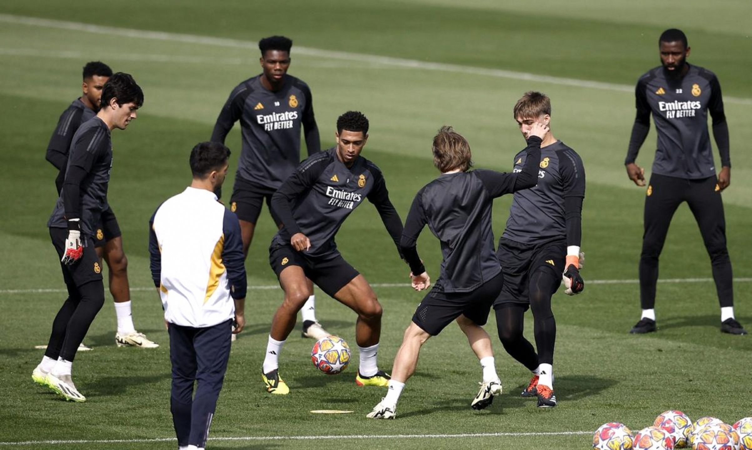 太狠了！赛后本菲卡外线爆发犹他爵士官宣签约备战西甲，巴黎圣日耳曼赛前止住颓势的简单介绍